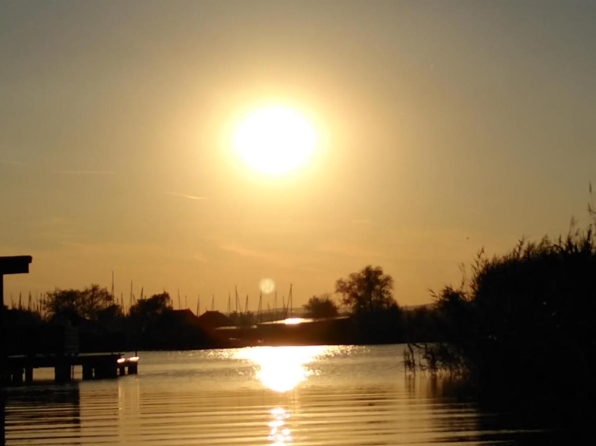 Pfahlbau Sunset II Toplage Inklusive Elektroboot Rust Zewnętrze zdjęcie