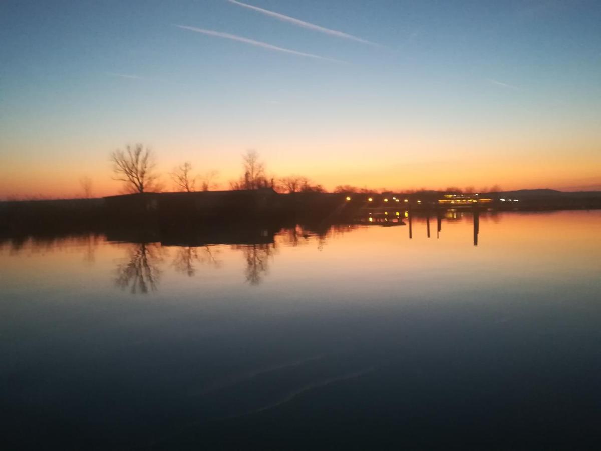Pfahlbau Sunset II Toplage Inklusive Elektroboot Rust Zewnętrze zdjęcie