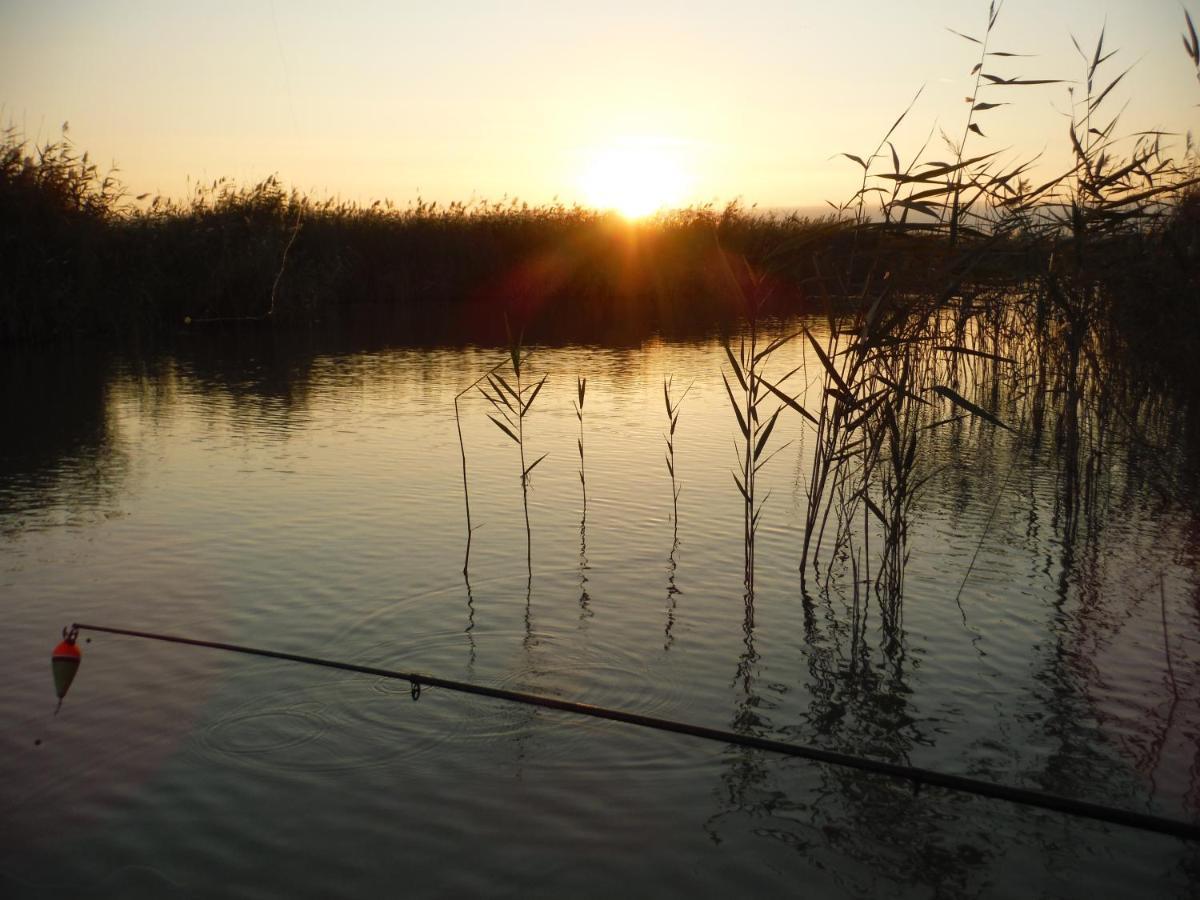 Pfahlbau Sunset II Toplage Inklusive Elektroboot Rust Zewnętrze zdjęcie