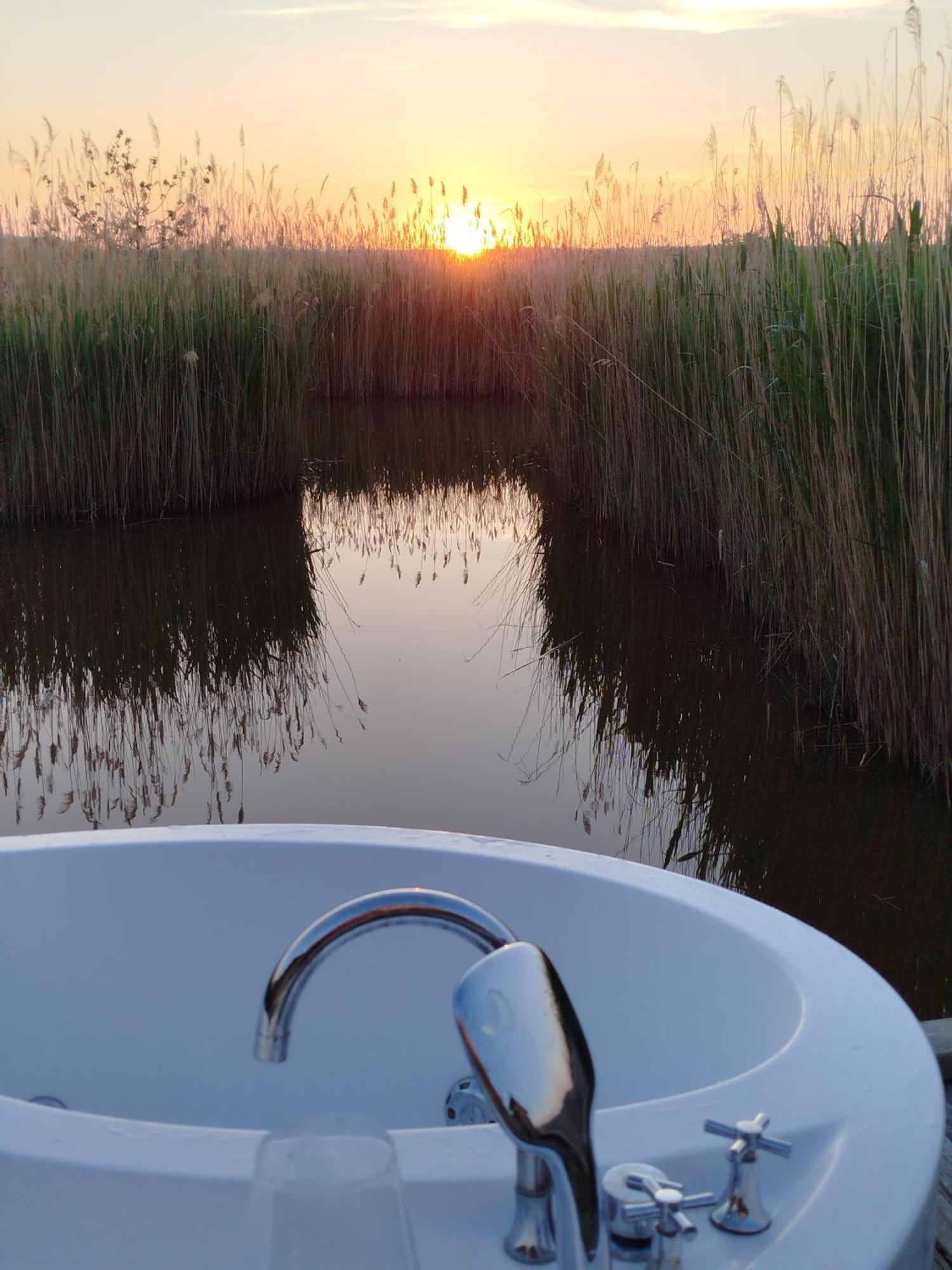 Pfahlbau Sunset II Toplage Inklusive Elektroboot Rust Zewnętrze zdjęcie